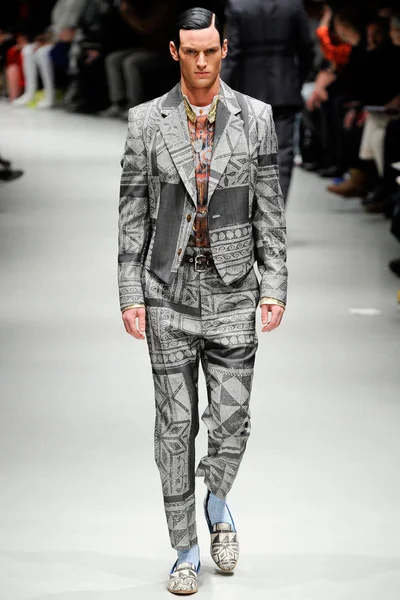 Look 13